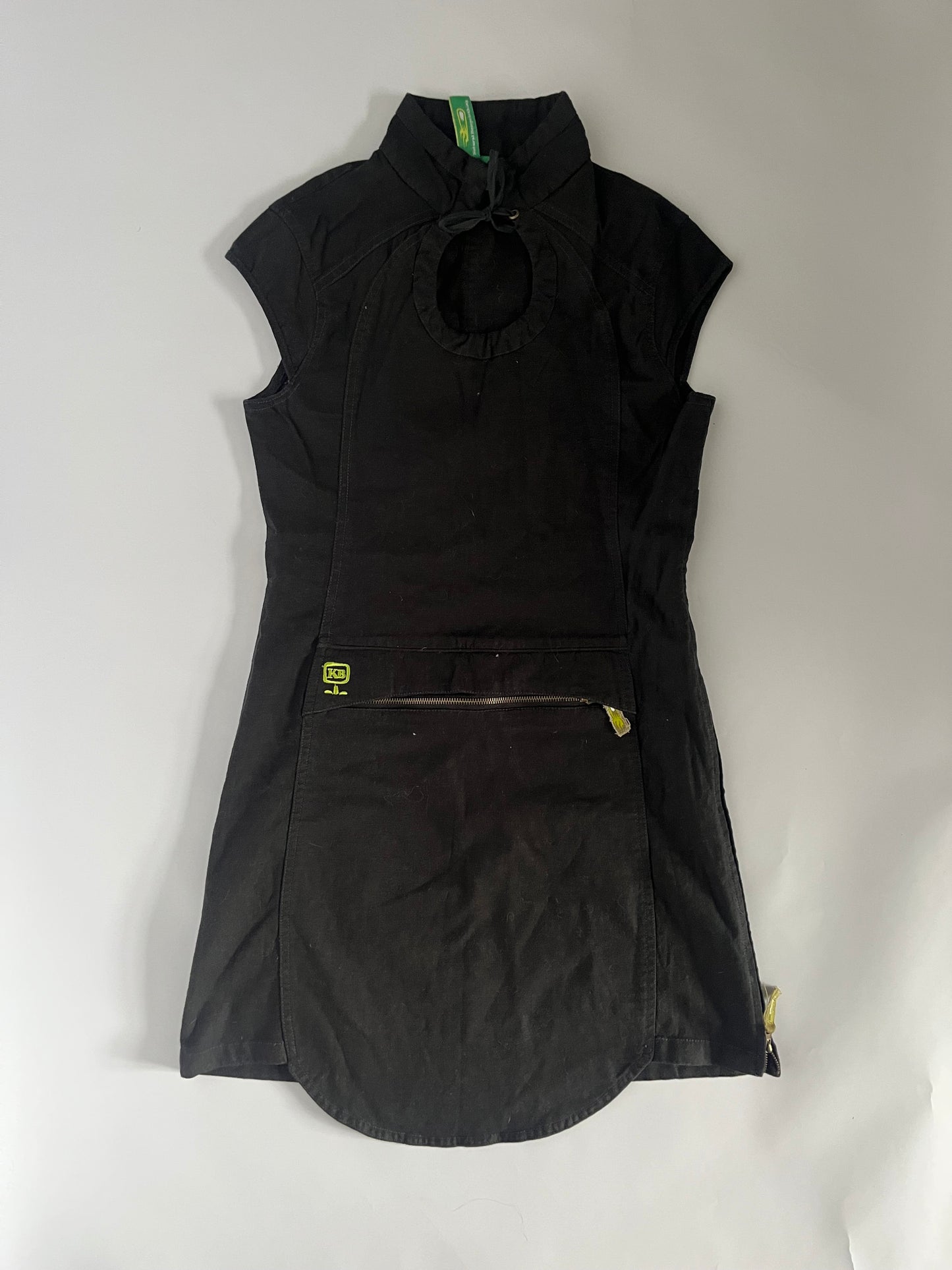 Black keyhole mini dress