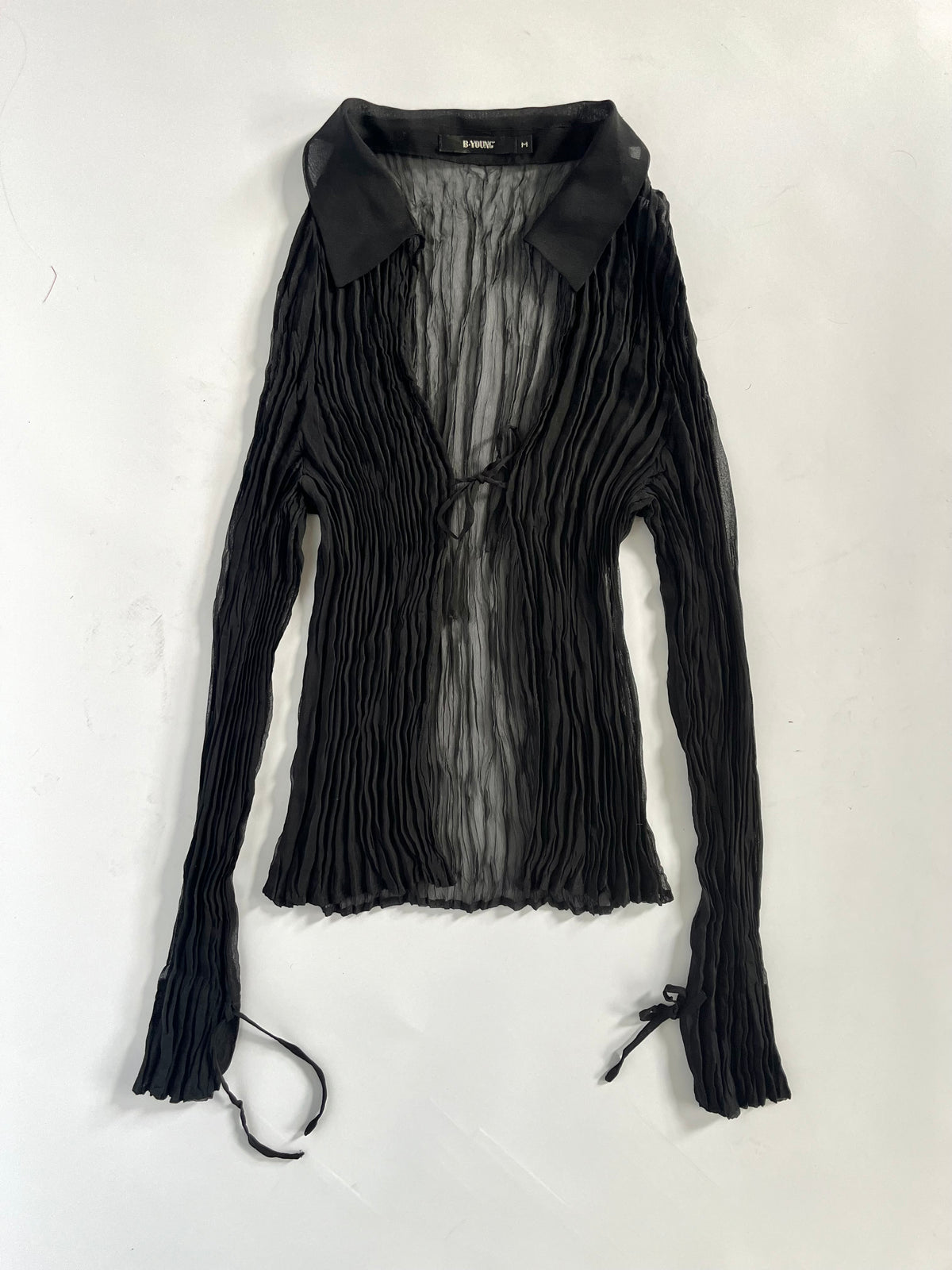 Pleated black mesh tie shirt