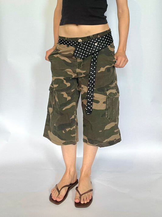 32 inch tie belt: Polka dot