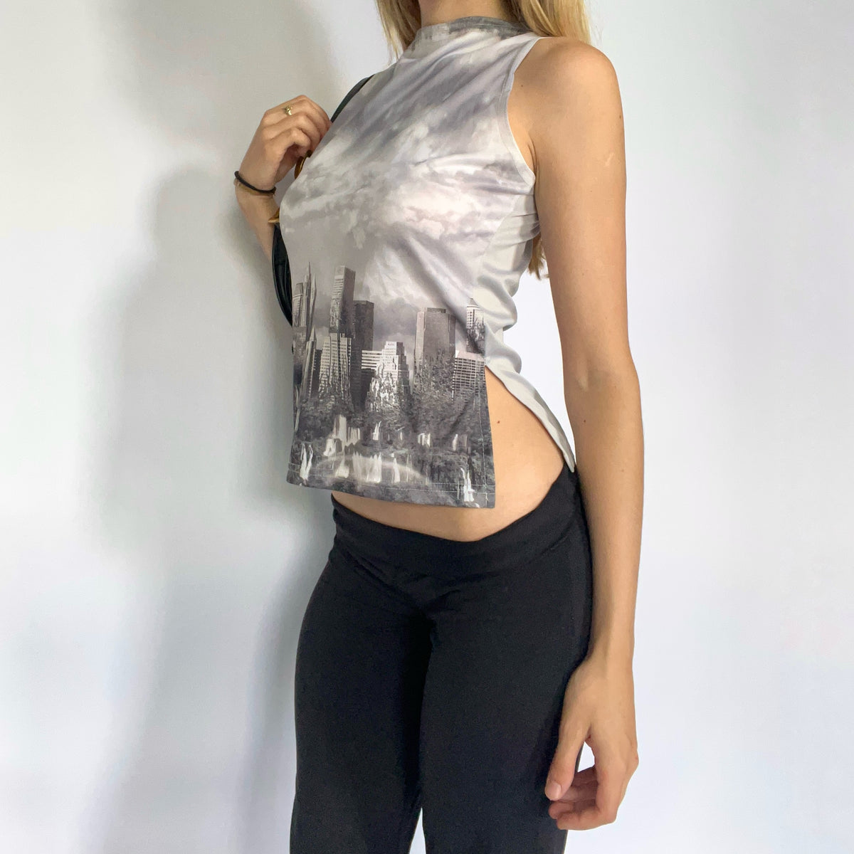 City print graphic tank top