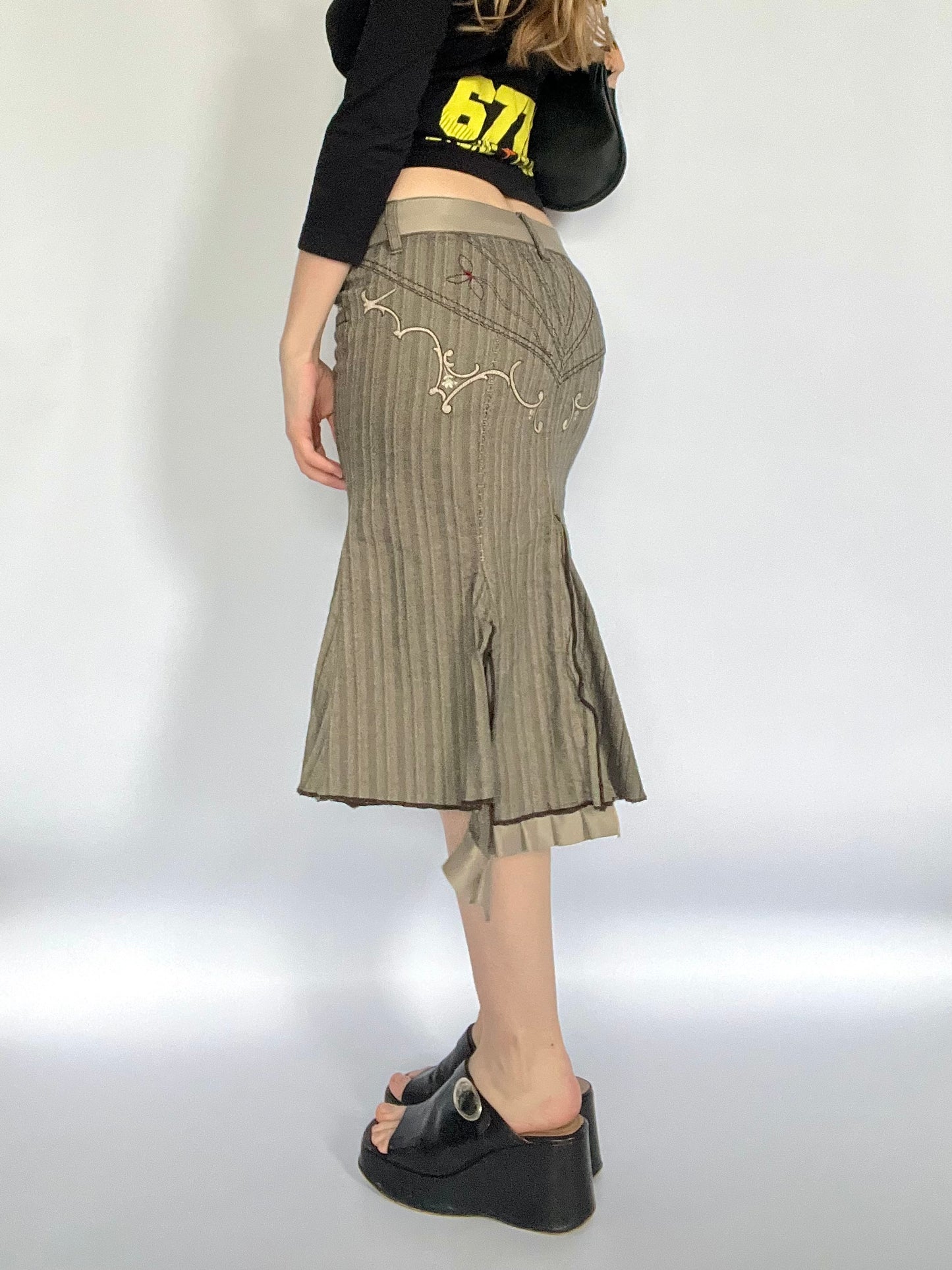 Marithé + François Girbaud embroidered knee length skirt