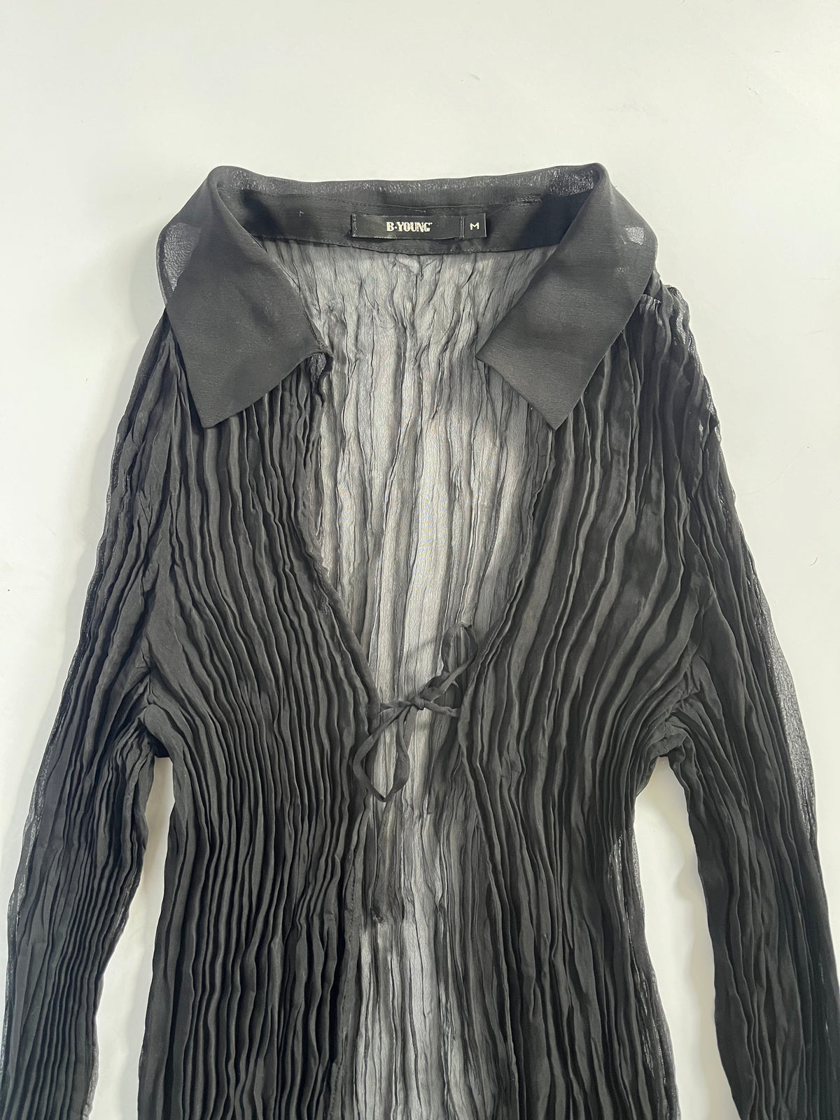 Pleated black mesh tie shirt